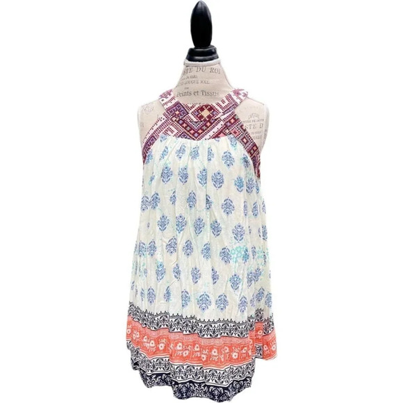 Adorable Umgee sleeveless top with cross stitch neck Bohemian Beauty S - Picture 1 of 6